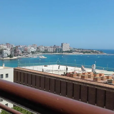A 50 Metros Del Mar Y En 2 Paradas De Bus Estas En El Centro De Alicante Exterior photo